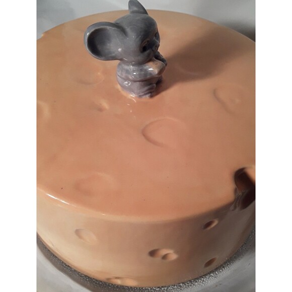 Vintage Cheese Cloche, Mouse on Cheese Wheel Ceramic - Picture 5 of 6